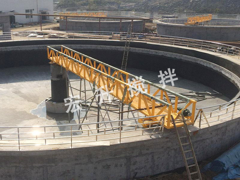 半橋式周邊傳動(dòng)刮泥機(jī)